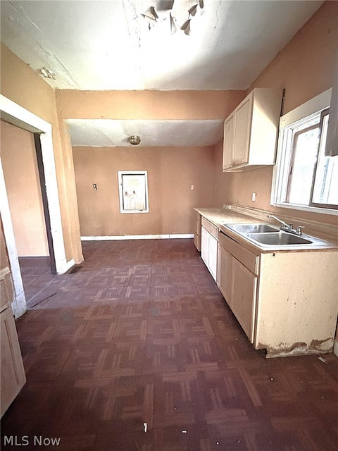 Tiny photo for 4368 E 156th Street, Cleveland, OH 44128 (MLS # 5253034)
