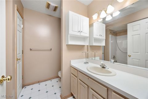 Tiny photo for 16548 Sunwood Oval, Strongsville, OH 44136 (MLS # 5178327)