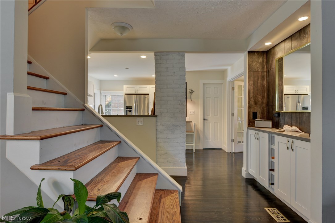 Beach Cliff - Residential