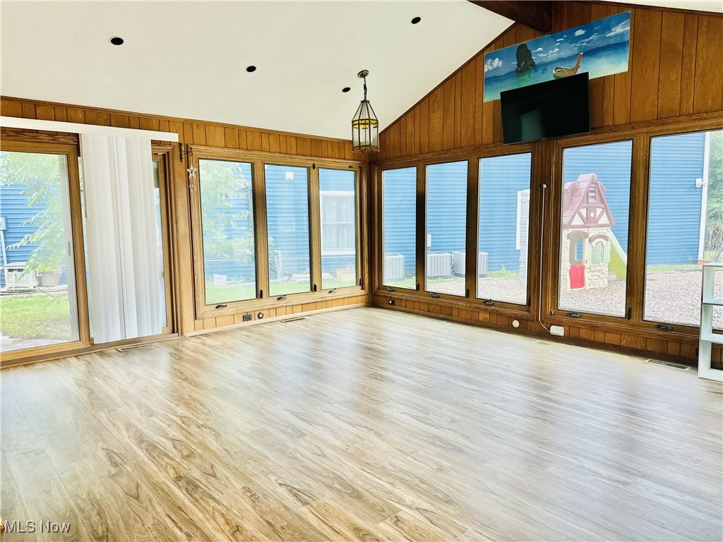 Saud S Biskinds Forest Park 01 - Residential