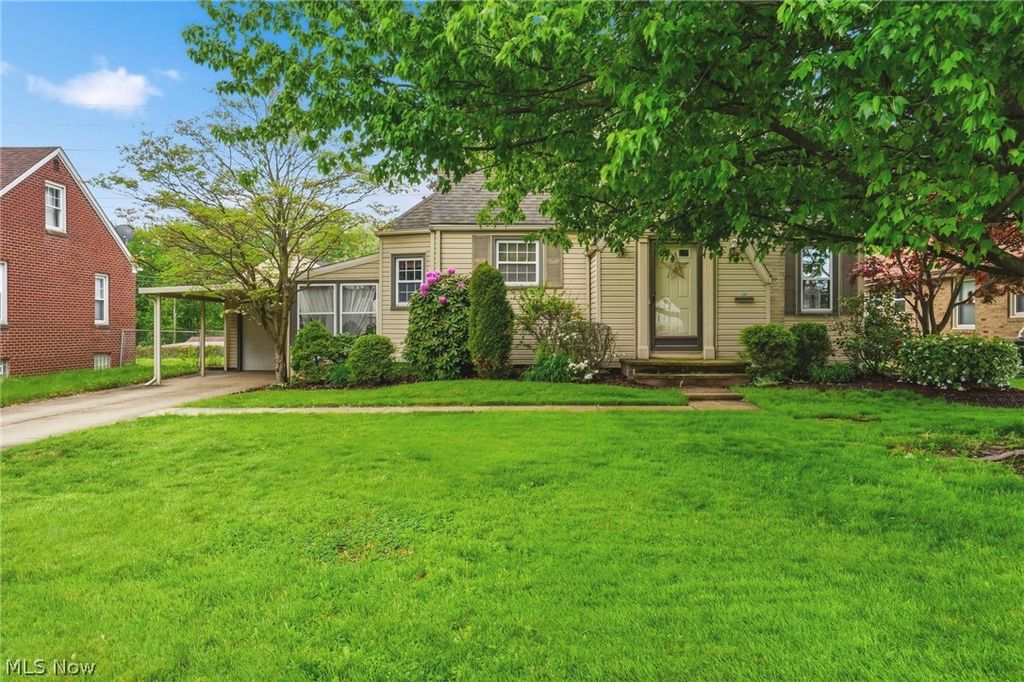 Photo of 1207 Western Avenue SW, Canton, OH 44710 (MLS # 5208181)