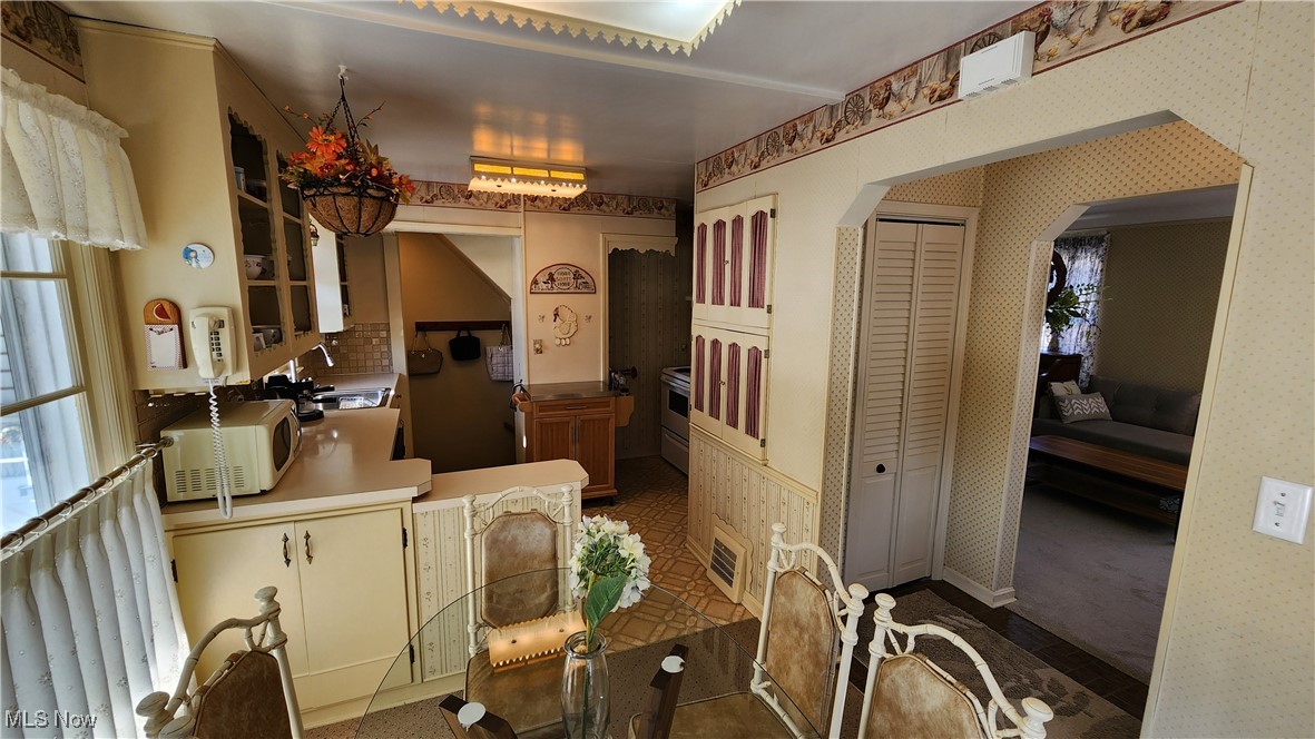 4734 Brookwood Drive, Brooklyn, Ohio image 10