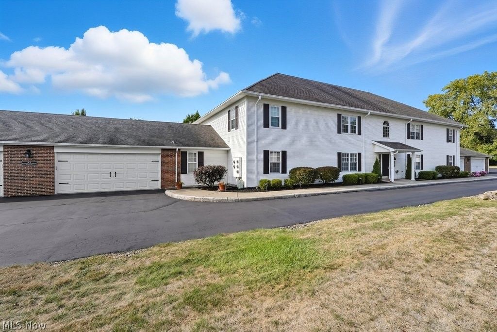 Photo of 120 Talsman Drive #4, Canfield, OH 44406 (MLS # 5188966)