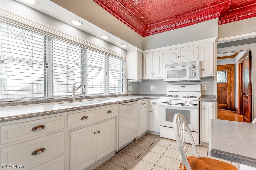 Village/Lagrange - Residential