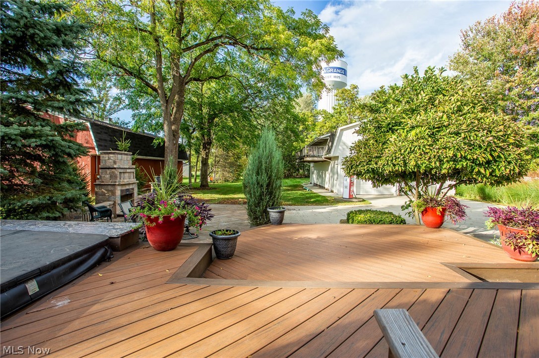 Village/Lagrange - Residential