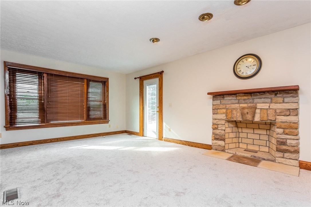 Village/Lagrange - Residential