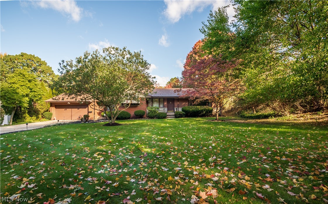 Beautiful brick ranch style home in North Canton, sitting on almost three quarters of an acre! Original hardwood floors just uncovered throughout! Picture windows in both living room and dining room. Home consists of three bedrooms and one and a half bathrooms with a full partially finished basement. Come check out this beautiful ranch with loads of potential!! It won't last long!
Roof approx. 10 years old. Heat pump and Central air approx. 3 years old.