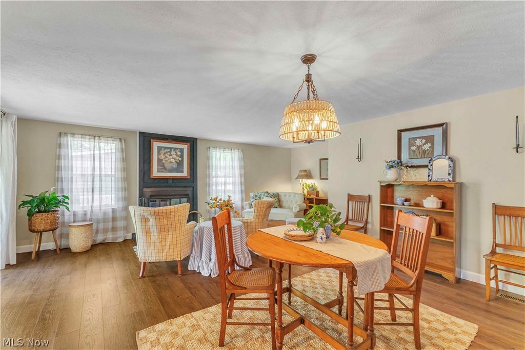 Photo of 17 Trolleyview Lane, Olmsted Township, OH 44138 (MLS # 5202384)