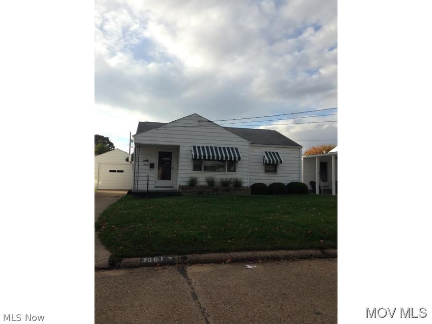 Charming two bedroom home with hardwood floors throughout.  Open concept, large covered back patio area with fenced in back yard.  Single car detached garage.  Elem: Emerson Elementary School  Elem/Bus: N  JrHigh: Hamilton Jr. High School  JrHigh/Bus: N  High: Parkersburg High  High/Bus: N  Fire: CIT  Police: CTY  ;SQFT=Fin L1:900, Fin Above:900, Fin Total:900, Unfin Above:0;GAR= 1 Car Det;PRKG= Off Street
