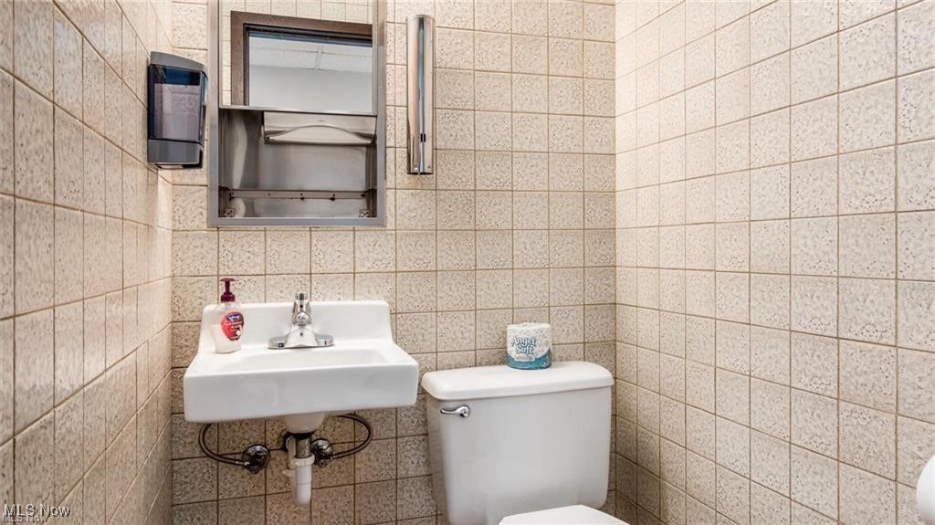 Doctors Park Condo 01 - Commercial Lease