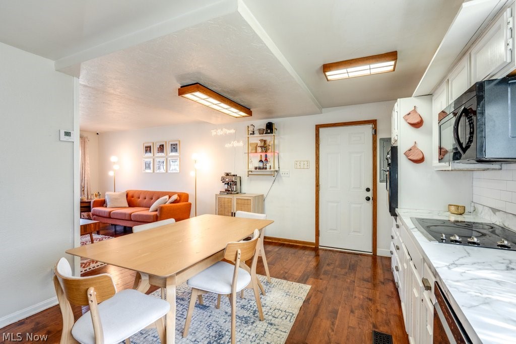 Cuyahoga Manor - Residential