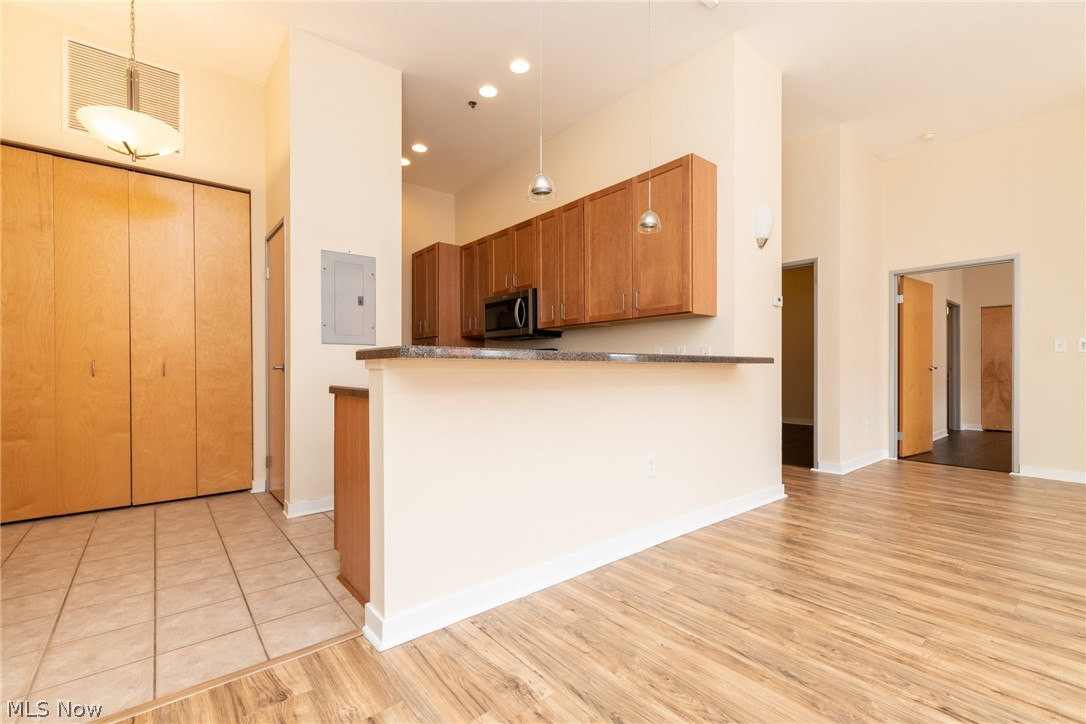 Carroll Ave Condo - Residential Lease