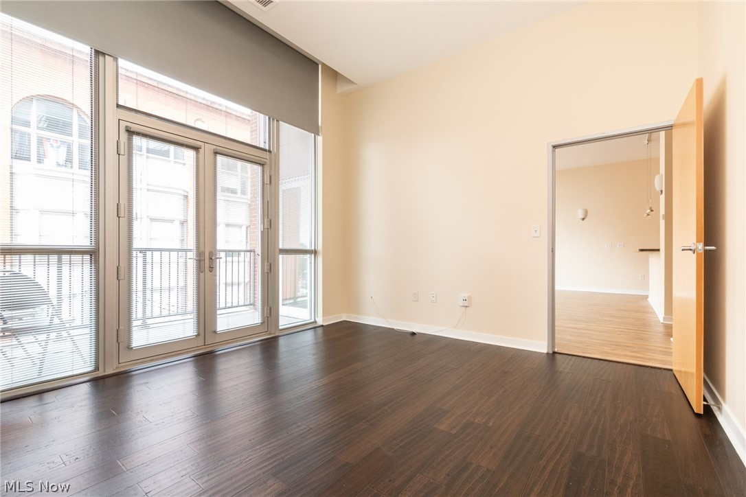 Carroll Ave Condo - Residential Lease