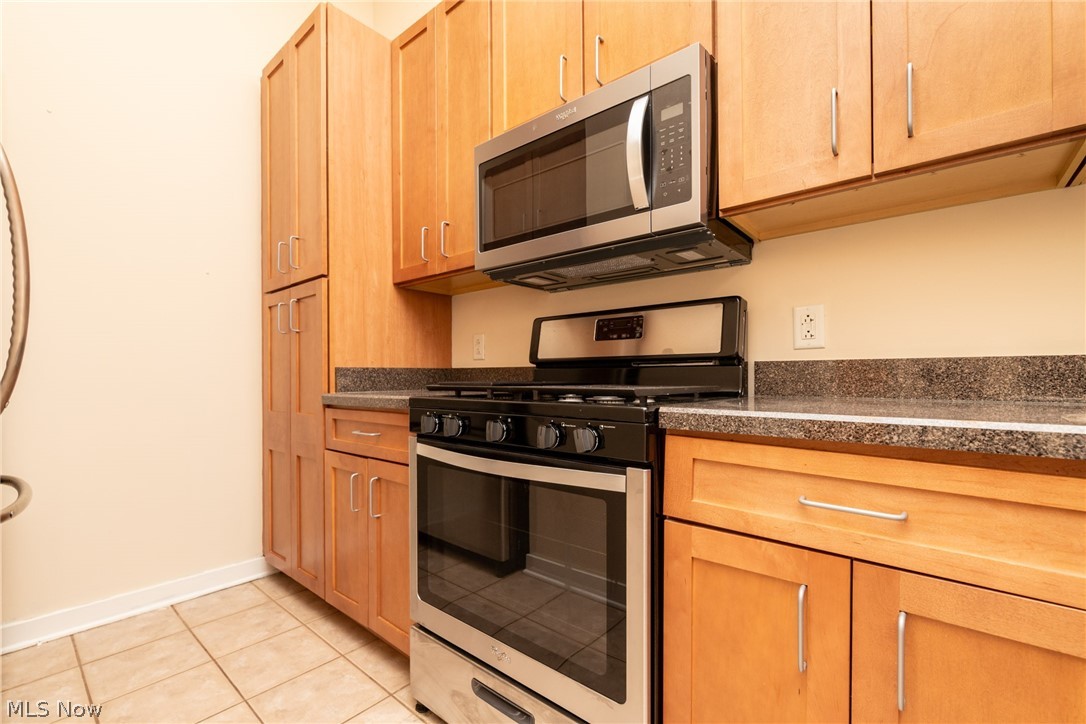 Carroll Ave Condo - Residential Lease