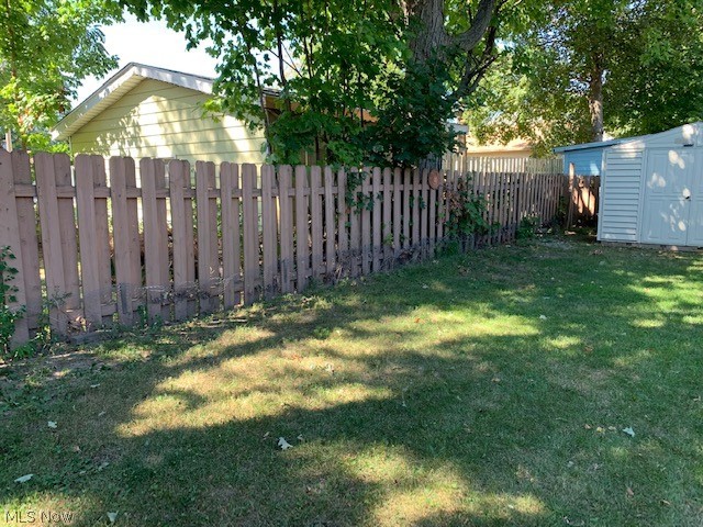 Willobee-On-The-Lake 01 - Residential