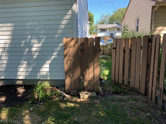 Willobee-On-The-Lake 01 - Residential