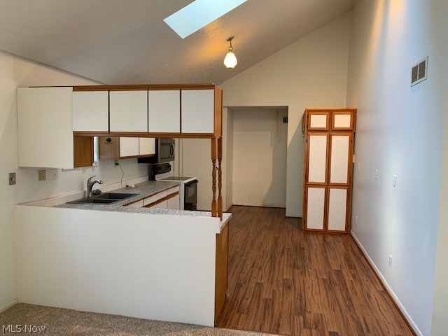 Willobee-On-The-Lake 01 - Residential