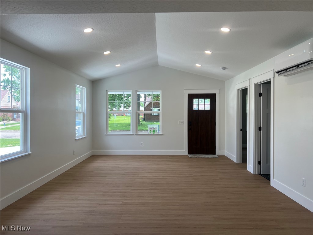 1245 Fairlane Avenue, Canton, Ohio image 10