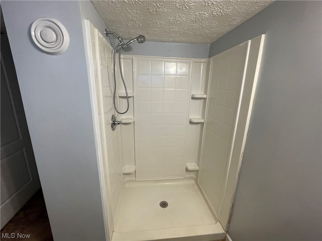 Seltzer-Round Cos Garfield Pa - Residential Lease