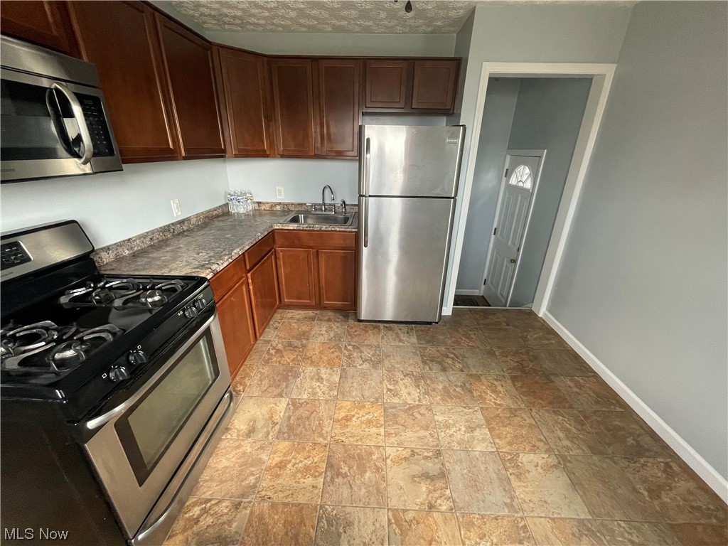 Seltzer-Round Cos Garfield Pa - Residential Lease