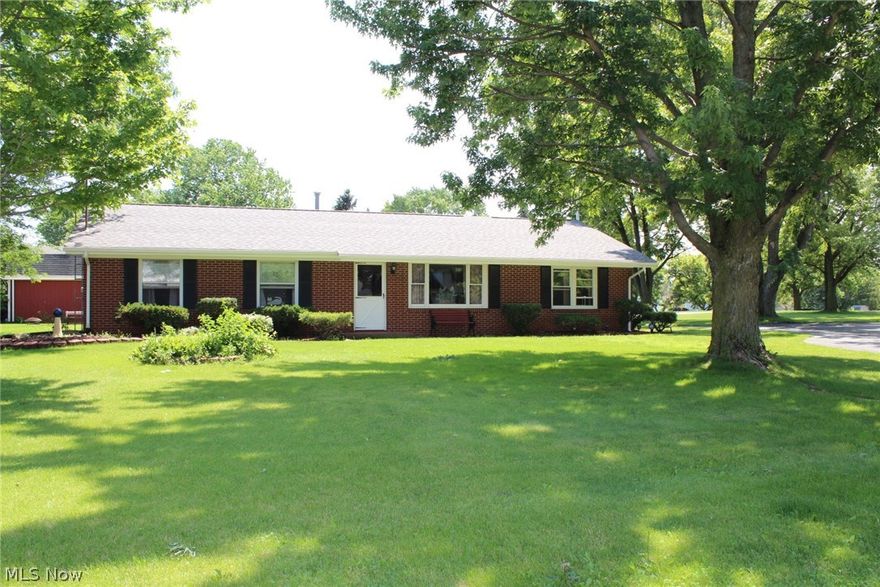 All brick ranch with 4 bedrooms and 1.5 baths. Home sits on a 3/4 acre lot. Very clean and move-in ready. Beautiful hardwood flooring in the kitchen, living room(currently dining) and hallway. Call today to see this home in a quiet country setting.