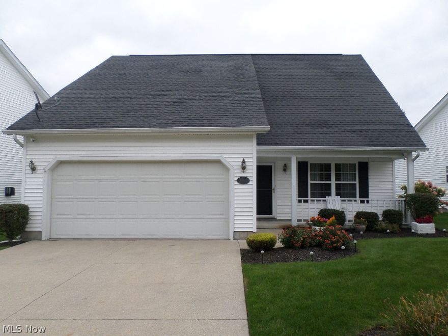 Well maintained 3 bedroom, 2 bath free standing Condo. Newer carpeting & interior paint throughout. Newly finished office / bonus room upstairs. Beautiful pond views. Geothermal heating & A/C.  All Appliances ​​‌​​​​‌​‌​​​‌‌​​​‌‌‌​​‌​​‌‌​​​​ stay.