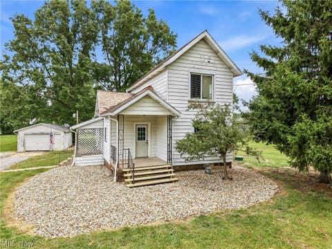 Homes For Sale - 20954 Lake Park Boulevard<br/> Alliance, OH 44601