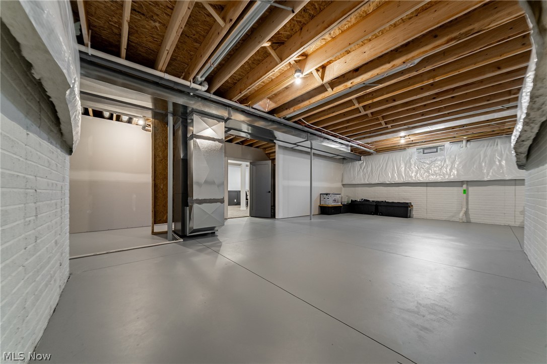 Van Sweringen Cos Shaker Cntr - Residential