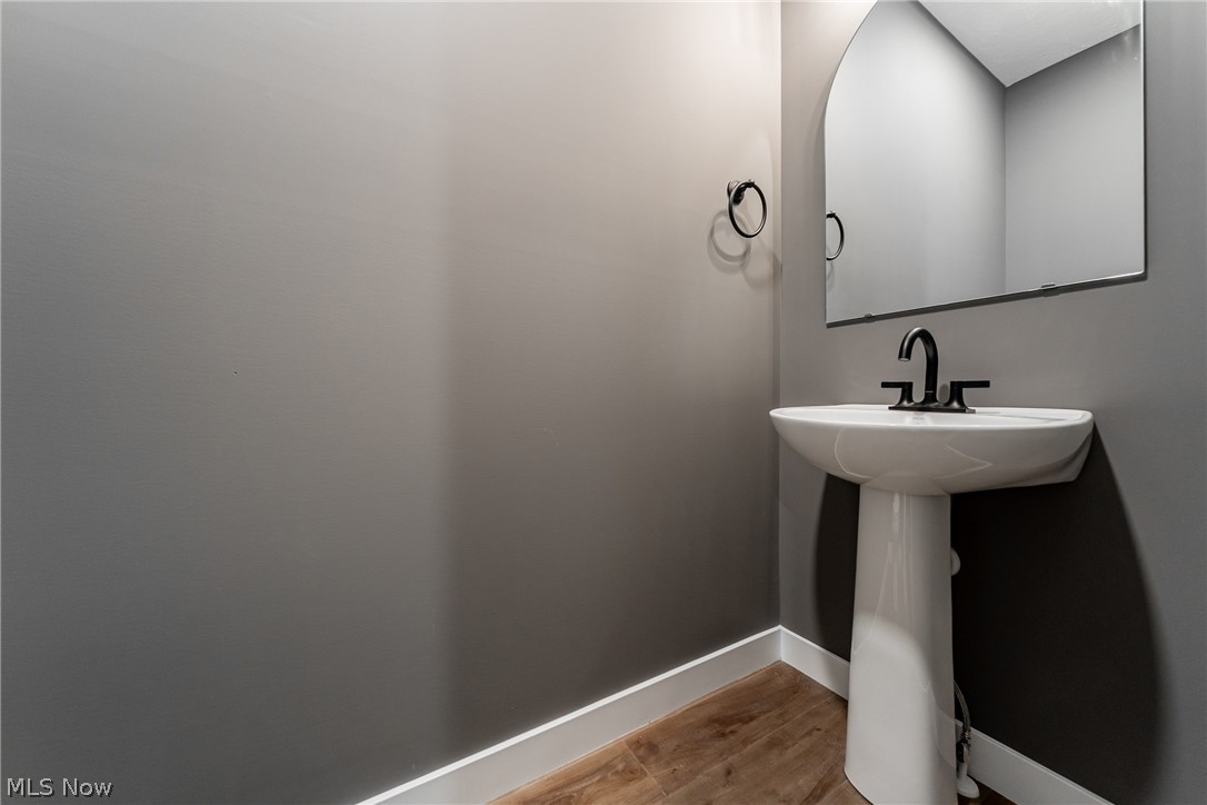 Van Sweringen Cos Shaker Cntr - Residential