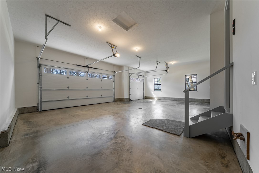 Van Sweringen Cos Shaker Cntr - Residential