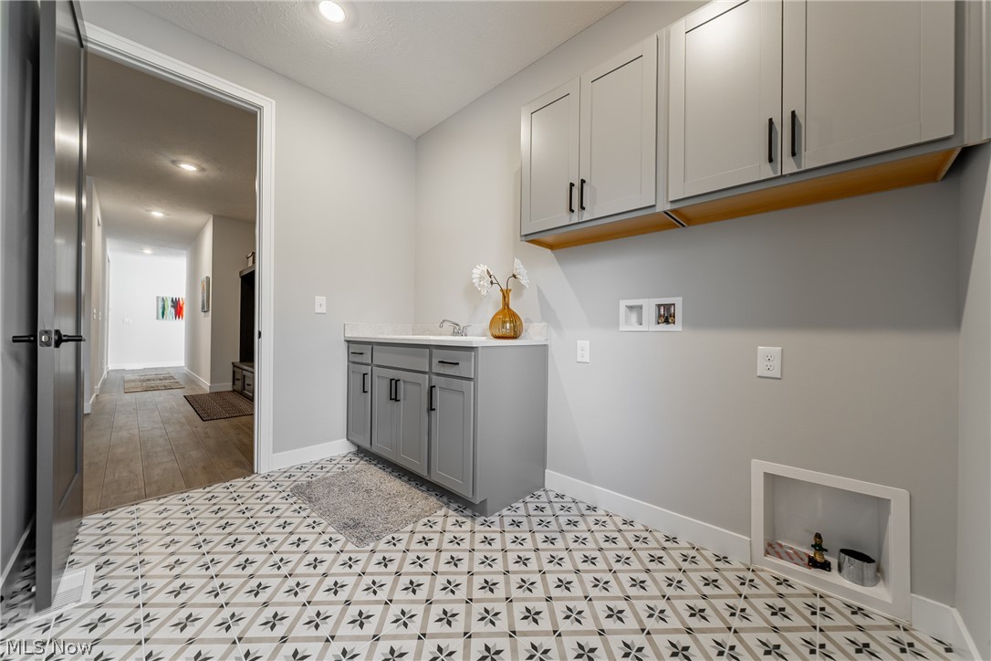 Van Sweringen Cos Shaker Cntr - Residential