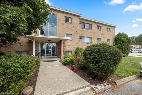 Condo For Sale - 5200 Royalton Road #D12<br/> North Royalton, OH 44133