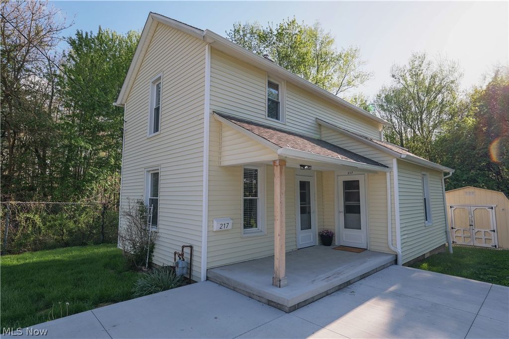 Photo of 217 E Bergey Street, Wadsworth, OH 44281 (MLS # 5205695)