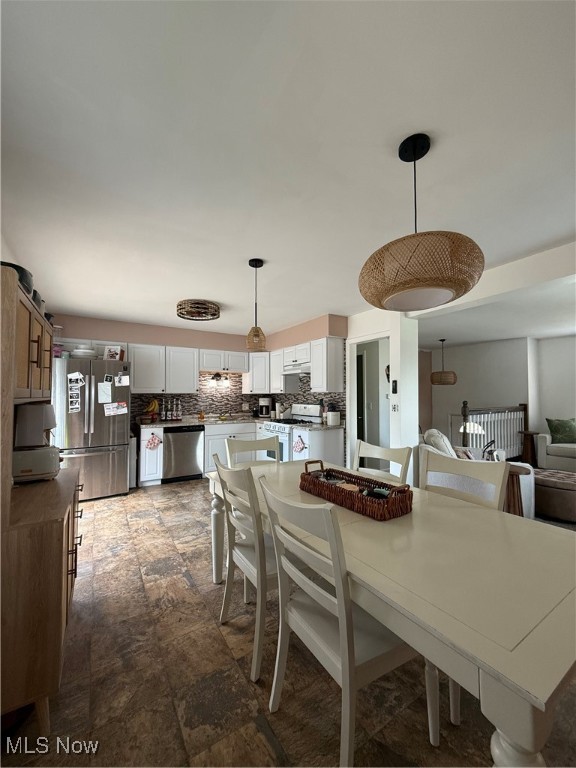 Austintown, Ohio 44515, United States, 3 Bedrooms Bedrooms, ,2 BathroomsBathrooms,Residential,Active,170223