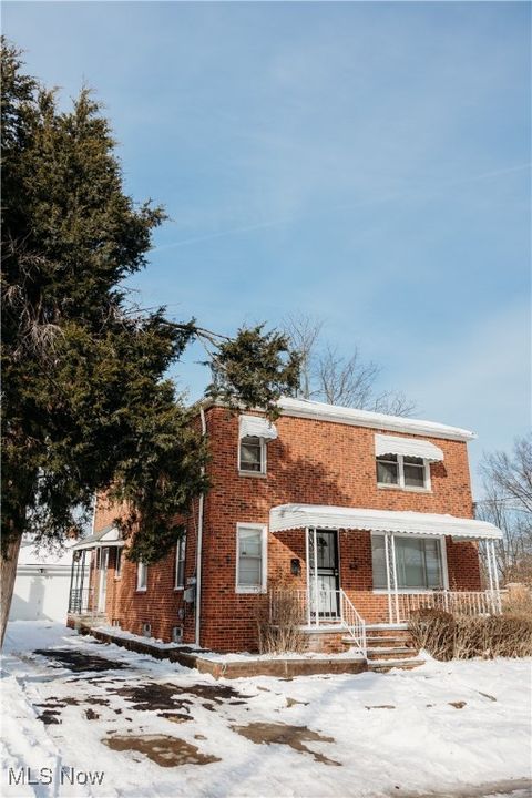 Tiny photo for 5650 Lafayette Avenue, Maple Heights, OH 44137 (MLS # 5179682)