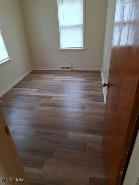 Tiny photo for 5650 Lafayette Avenue, Maple Heights, OH 44137 (MLS # 5179682)