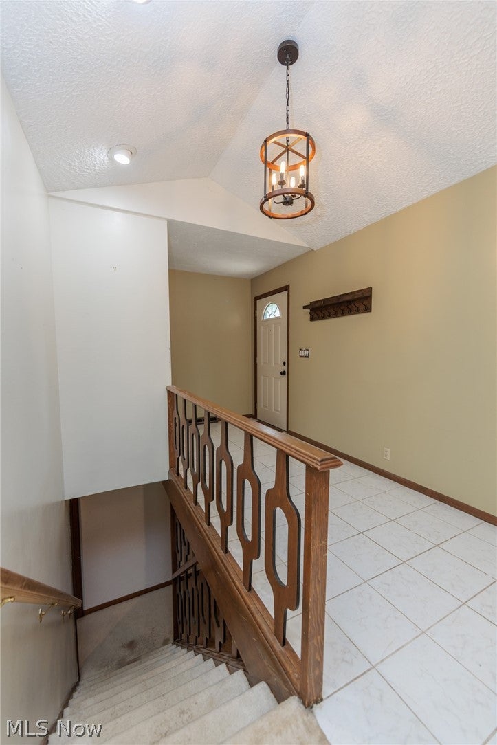2520 W Skyline Drive