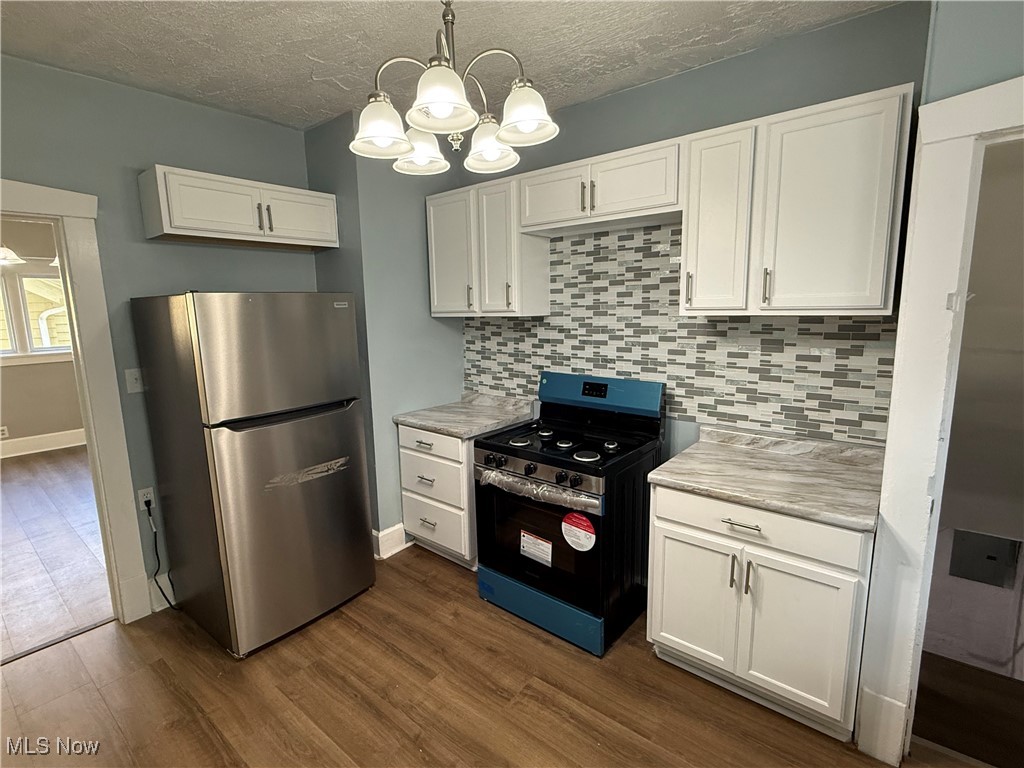 525 W Ravenwood Avenue, Youngstown, Ohio image 2