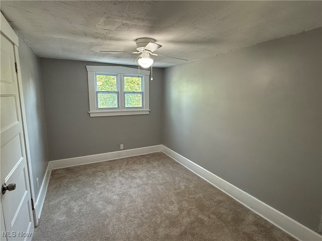 525 W Ravenwood Avenue, Youngstown, Ohio image 14