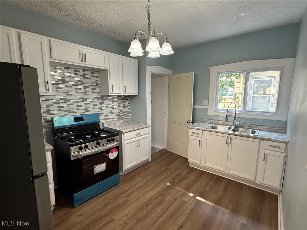 525 W Ravenwood Avenue, Youngstown, Ohio image 3