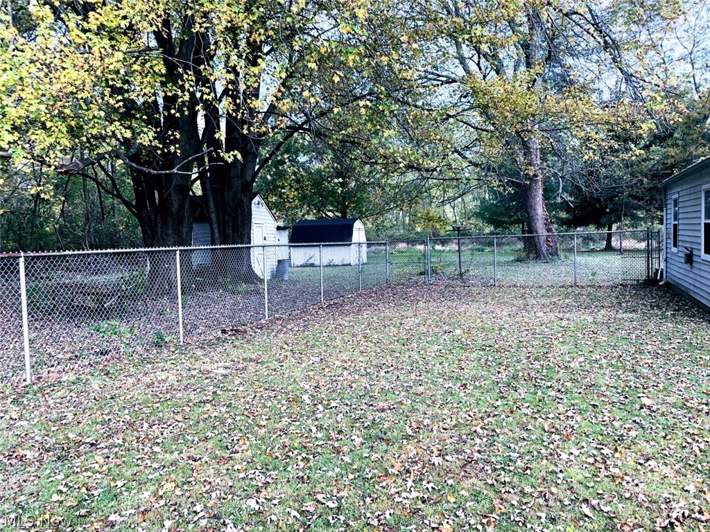 #4 Wood/ Road - Residential