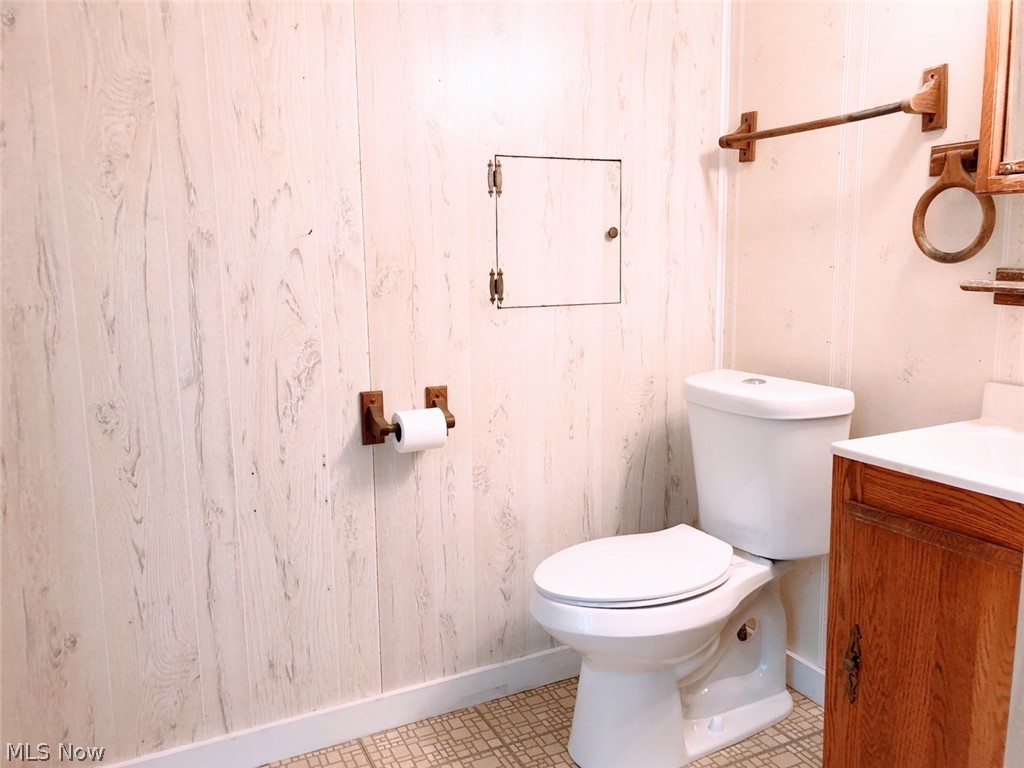 #4 Wood/ Road - Residential