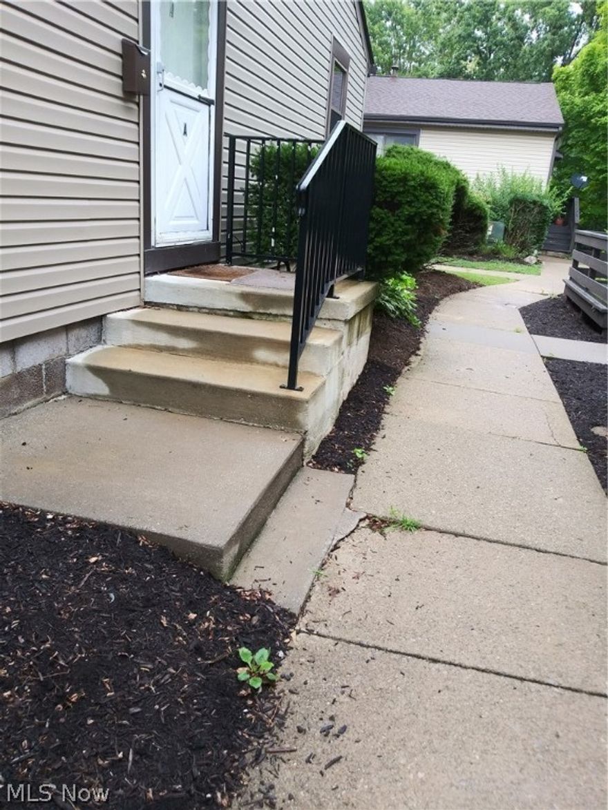 Peaceful, quite and comfortable hidden gem of a Condo. Extremely well kept with many modern updates. Owner installed laminate flooring throughout the Living room, dining room and bathroom, furnace and hot water tank. Double pane efficient windows keeps it cozy summer, spring fall or winter. Master bedroom has a large closet with dual doors and carpet, second bedroom very accommodating as well. Extra storage inside of the 1 car attached garage. An upscale programmable automatic garage door opener. City of Bedford No Signs. HOA takes care of Landscaping, snow removal, common areas, including the roof. Washer, Dryer and Dishwasher is included. ATTACHED BOISE SPEAKERS ARE NOT INCLUDED WITH THE SALE.