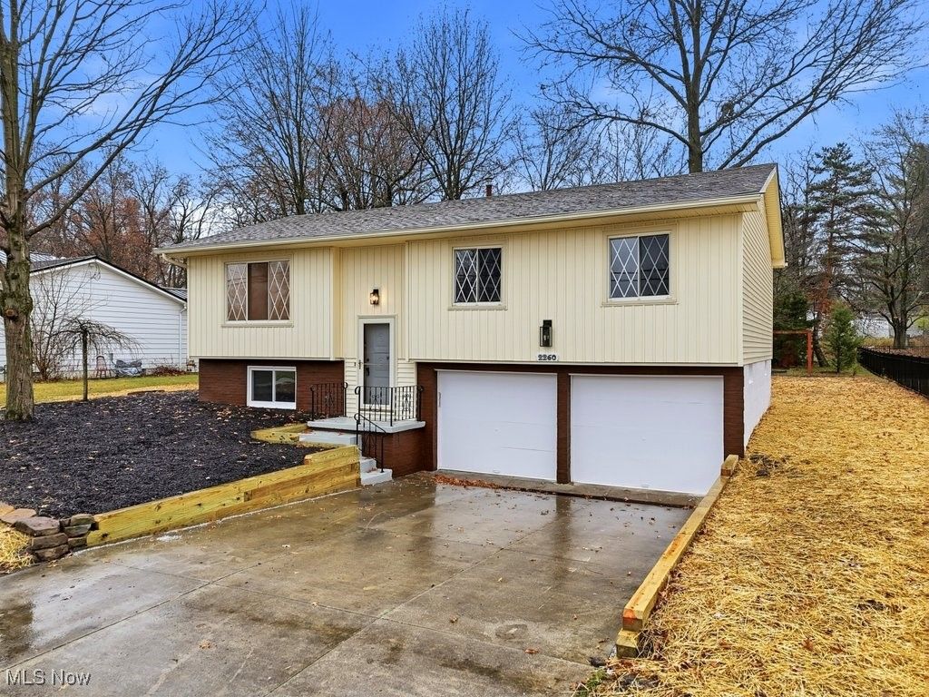 Photo of 2260 E Gilwood Drive, Stow, OH 44224 (MLS # 5174636)