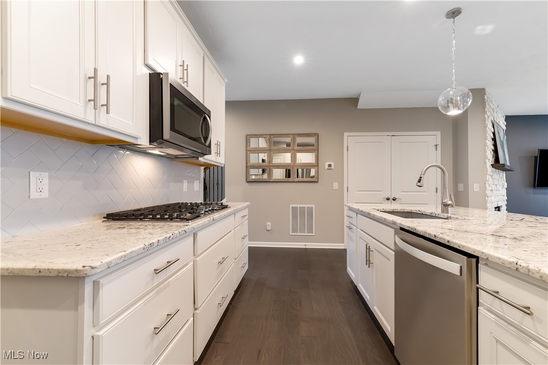 831 S Greenway Drive, Westlake, Ohio image 11