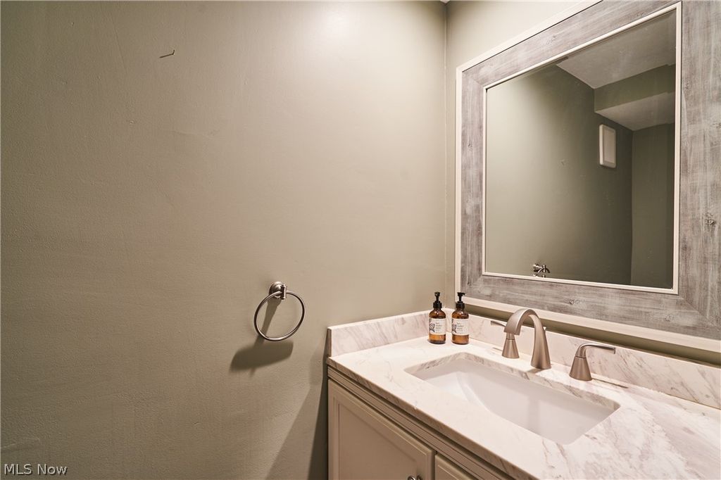 Photo of 51 Nottoway Court, Akron, OH 44313 (MLS # 5215395)