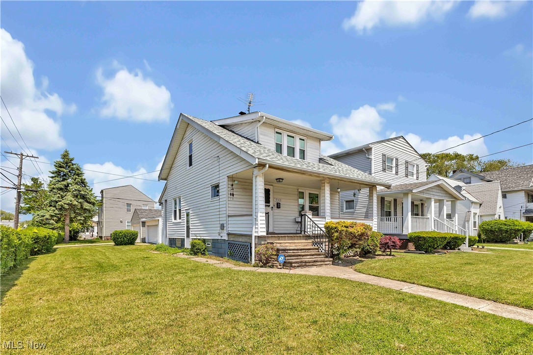 19303 Arrowhead Avenue, Cleveland, Ohio image 2