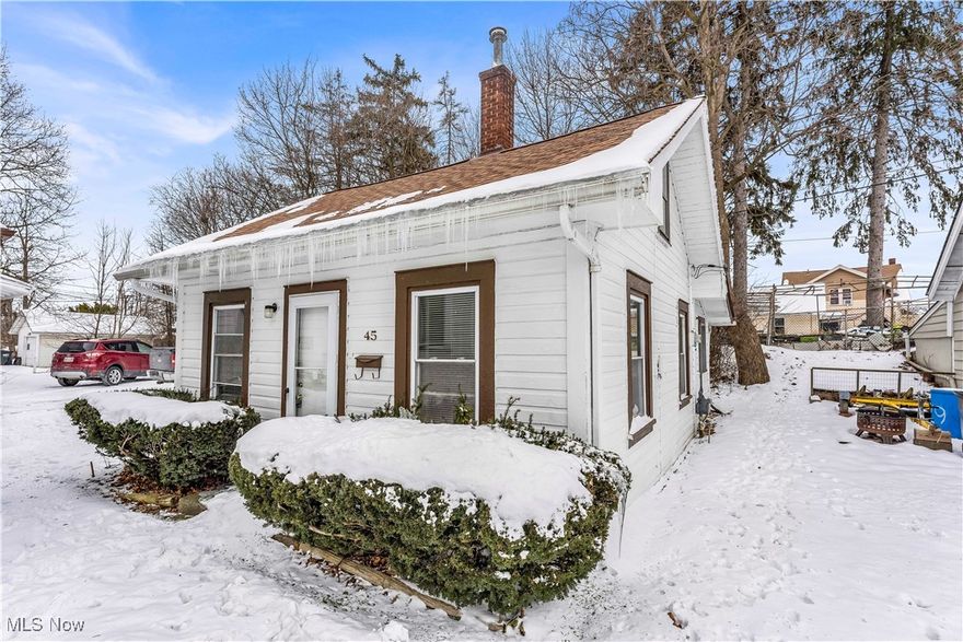 45 Tarbell Ave (Backhouse), Bedford  - Spacious 2 bed 1 bath single family home! //

$ 998 rent / $ 998 deposit //
$49 application fee per adult //
1-2 pets OK in this unit. After application pre-approval, a PetScreening is required for any animals to proceed with one of our properties; a PetScreening affidavit is still required if you have no pets. (Some breed restrictions apply per HUD guidelines). //
NO SMOKING //
1 time $149 non-refundable set up fee paid at lease signing //

$30/month required resident benefit package; can include personal property/liability insurance for an additional $5/month for $35/month total. //

After application Pre-Approval 1 applicant per household application is required to fill out a PetScreening application, before being about to proceed with placing a Reservation Fee for one of our properties.  You will receive a pre-approval for your application and in order to proceed, the PetScreening is required. Even if you have NO pets - this application must be filled out. One time, non-refundable pet fee of $200-500 per animal applies to all pets & must be paid before or when you pay your first month rent. (No fee for qualified assistance animals). //

Our application is processed through secure site: Findigs, and they require ID and income verification. Without this, your application will not be processed. They offer 24/7 chat support on their application directly if you have any questions. //

BEDROOMS: 2 //
BATHROOMS: 1 //
APPLIANCES PROVIDED: Fridge //
UTILITIES / RESIDENT RESPONSIBILITY: Residents are responsible for all utilities including: water/sewer/trash, gas & electric and are responsible to maintain lawn care, maintenance & snow removal. //

Serious inquiries only.