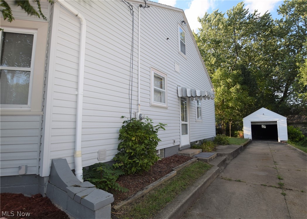East Akron Terrace - Residential
