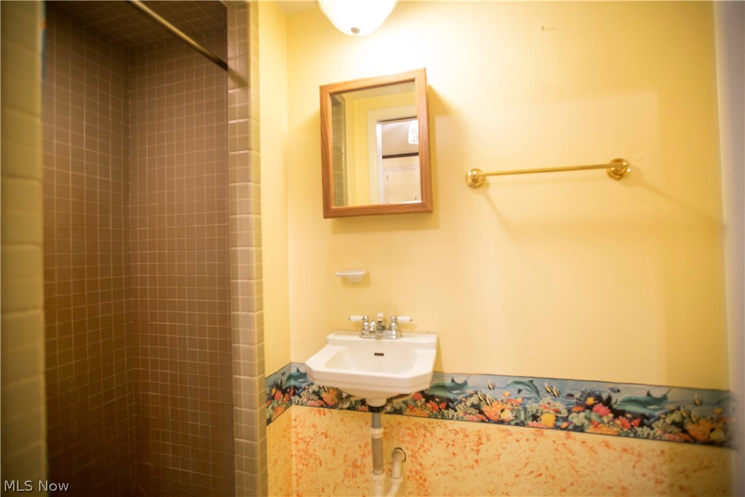 Village/Orange - Residential